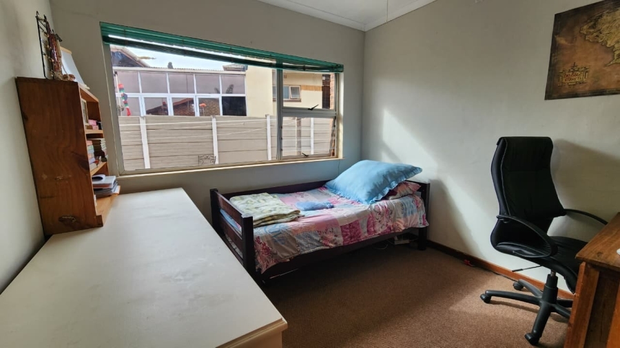 5 Bedroom Property for Sale in Vredenburg Western Cape